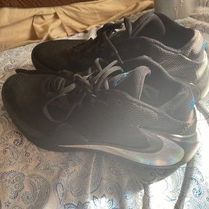 Zoom freak 1 basketball shoe size 11